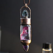 Load image into Gallery viewer, Diaphonized Fluorite Mouse Vial

