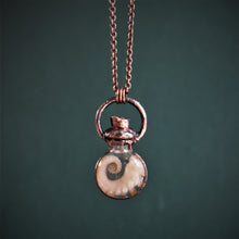 Load image into Gallery viewer, Octopus Tentacle Round Vial

