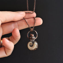 Load image into Gallery viewer, Octopus Tentacle Round Vial
