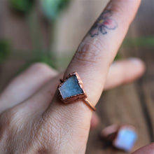 Load image into Gallery viewer, Raw Moonstone Ring
